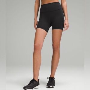 EUC Lululemon Wunder Train High-Rise Short 6" Black